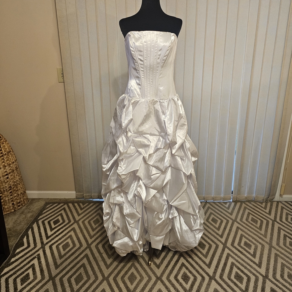 Jessica McClintock Strapless White Formal Dress 12